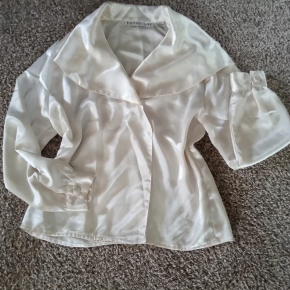 Women's Josephine Chaus blouse - Picture 10 of 10